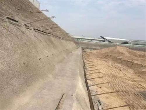 源城河道边坡加固